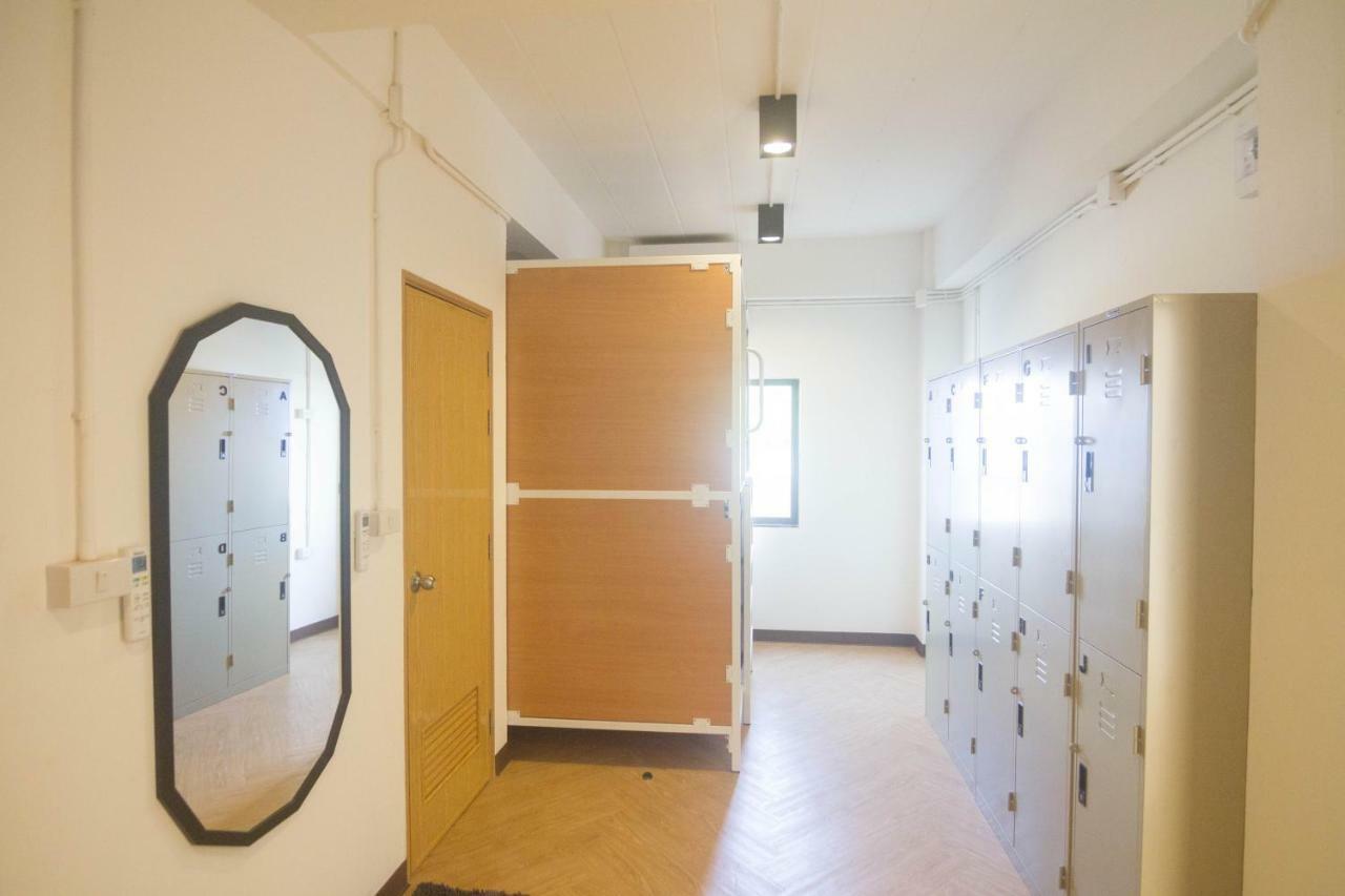 Grey Sheep Hostel Bangkok Ngoại thất bức ảnh