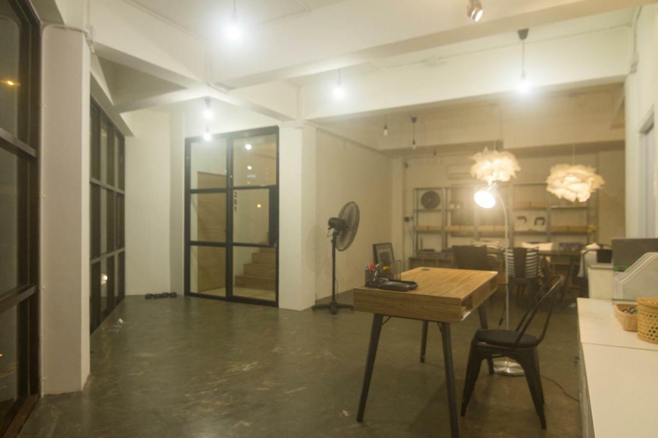 Grey Sheep Hostel Bangkok Ngoại thất bức ảnh