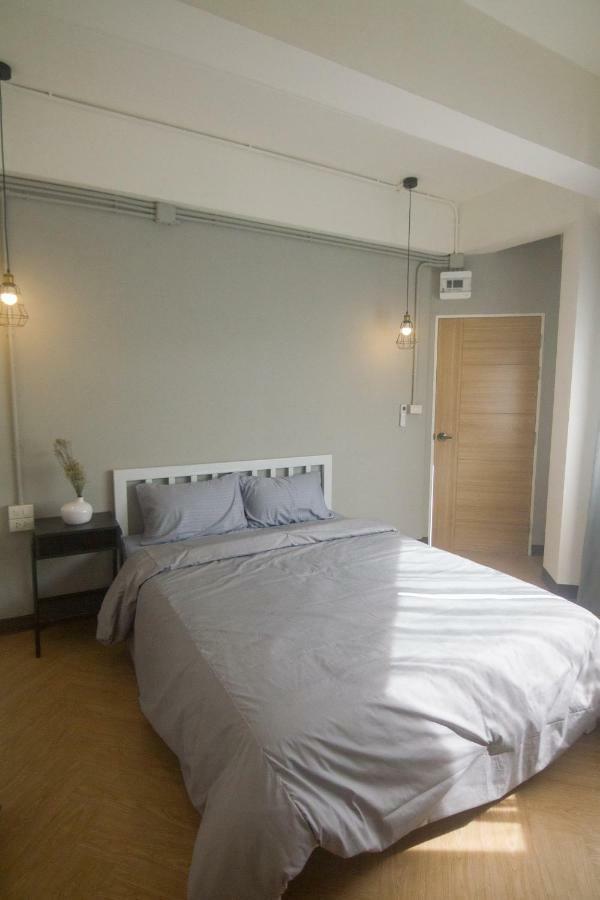 Grey Sheep Hostel Bangkok Ngoại thất bức ảnh